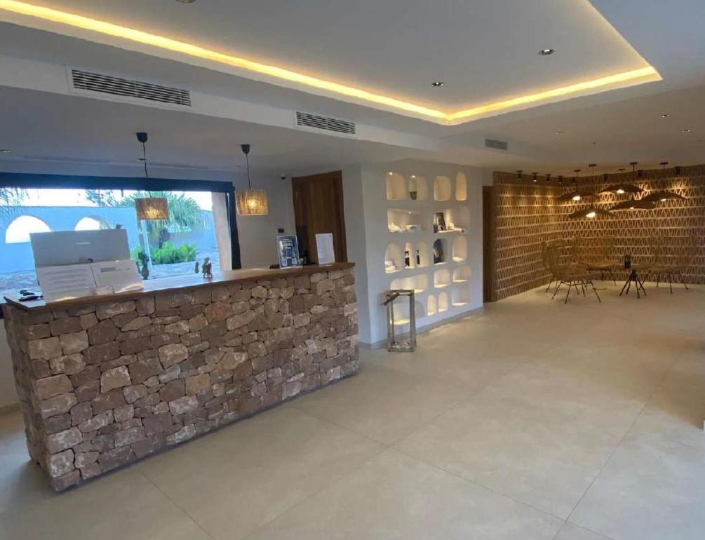 Hotel Club Sunway Punta Prima Es Pujols Exterior photo